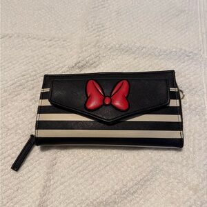 Authentic Disneyland Parks merch. Minnie Mouse Wallet.